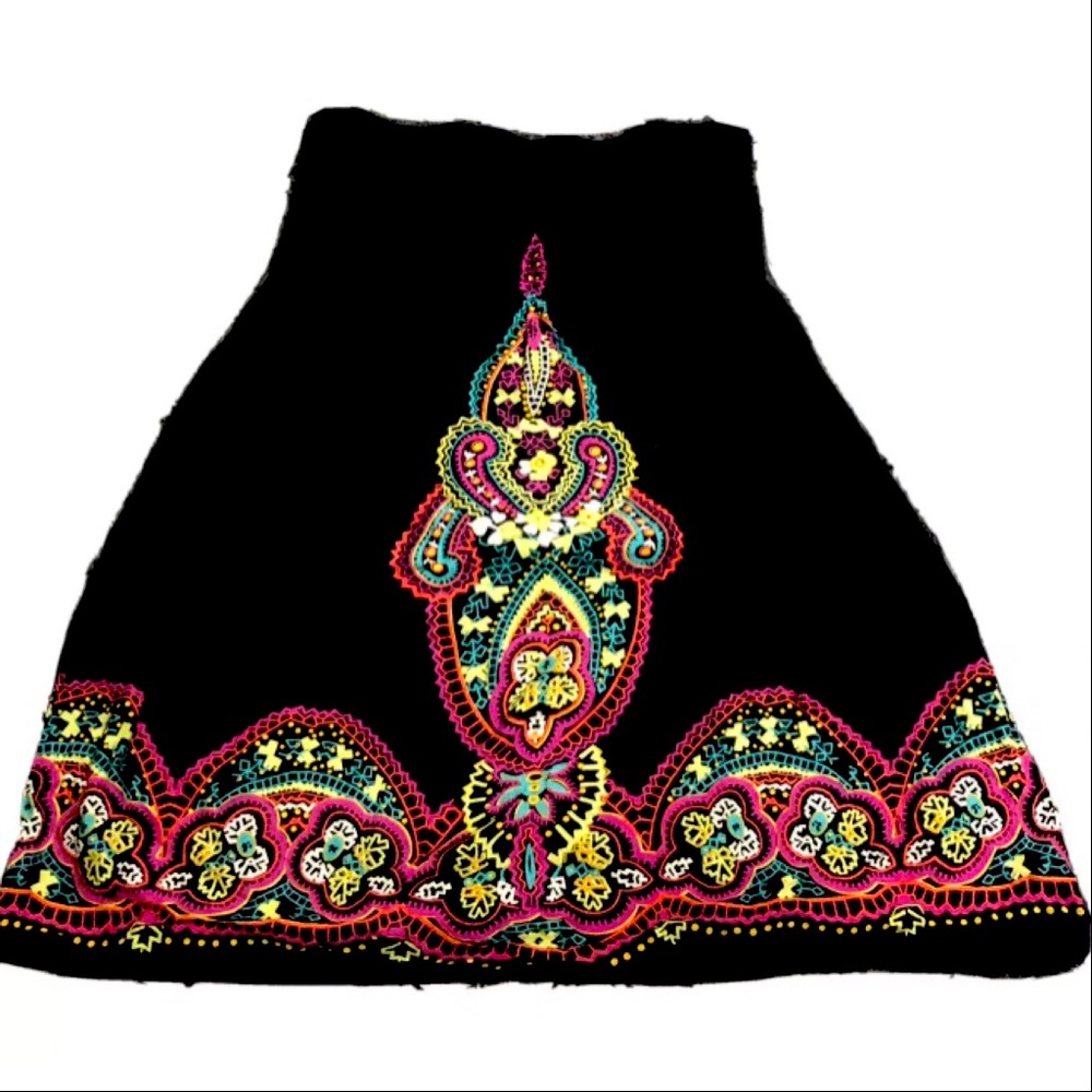 Womens size MED knee length BOHO pattern fun skirt